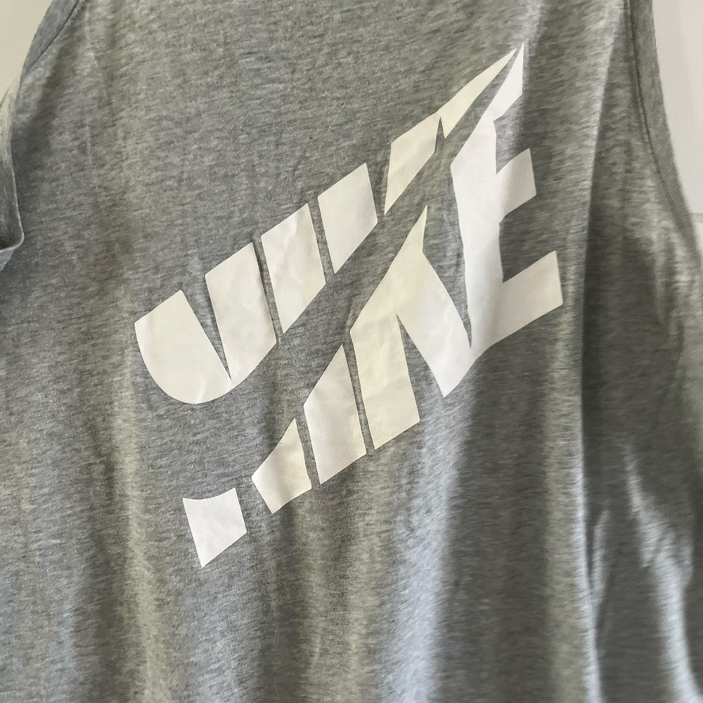 Nike Workout Tank - Picture 3 of 3